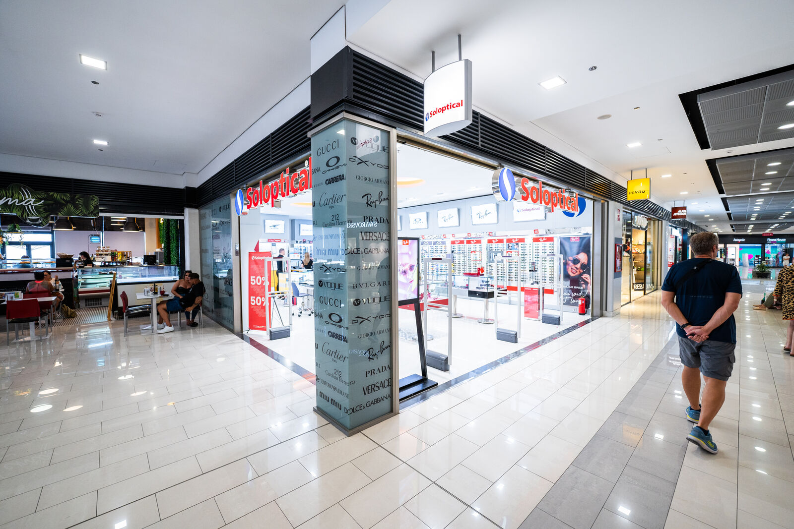 Soloptical store front